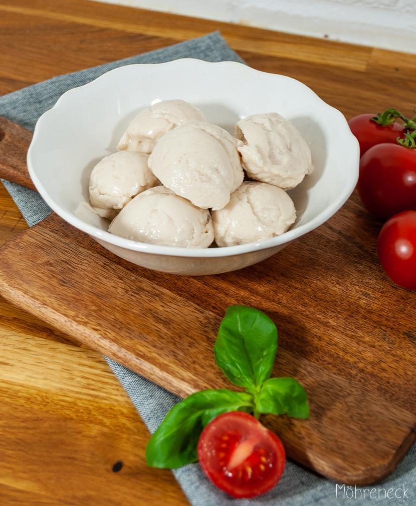 Veganer Mozzarella auf Cashew-Basis