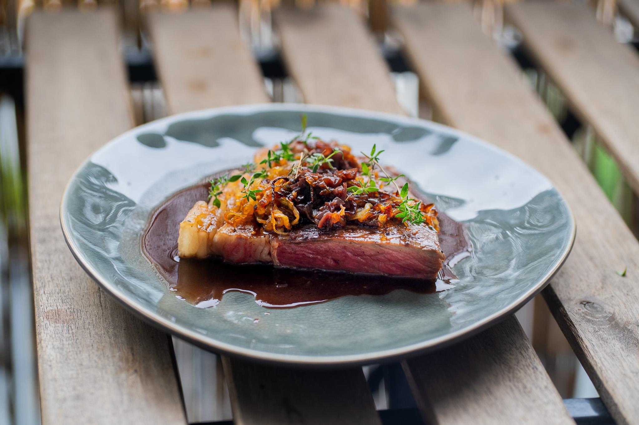 Zwiebelrostbraten von Andreas Caminada